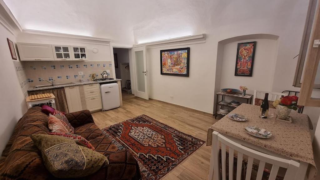 Beautifully Restored Romantic Apartment In The Centre Of Historic Dolcedo Exteriér fotografie