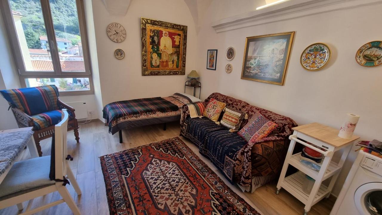 Beautifully Restored Romantic Apartment In The Centre Of Historic Dolcedo Exteriér fotografie